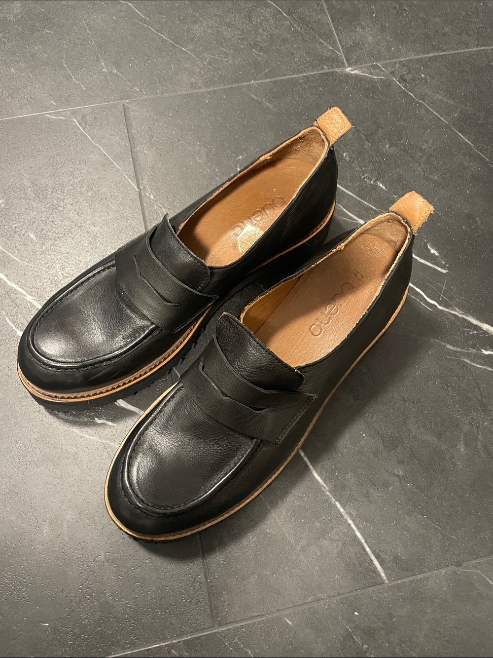 Woman’s black leather loafers bueno made in Italy